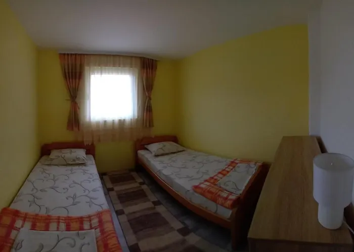 Apartmani Romansa Perucac