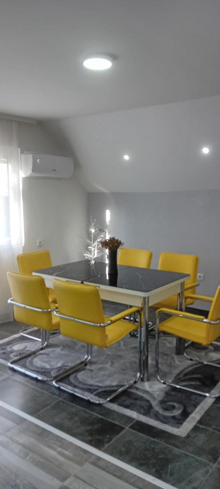 Apartment Romansa *