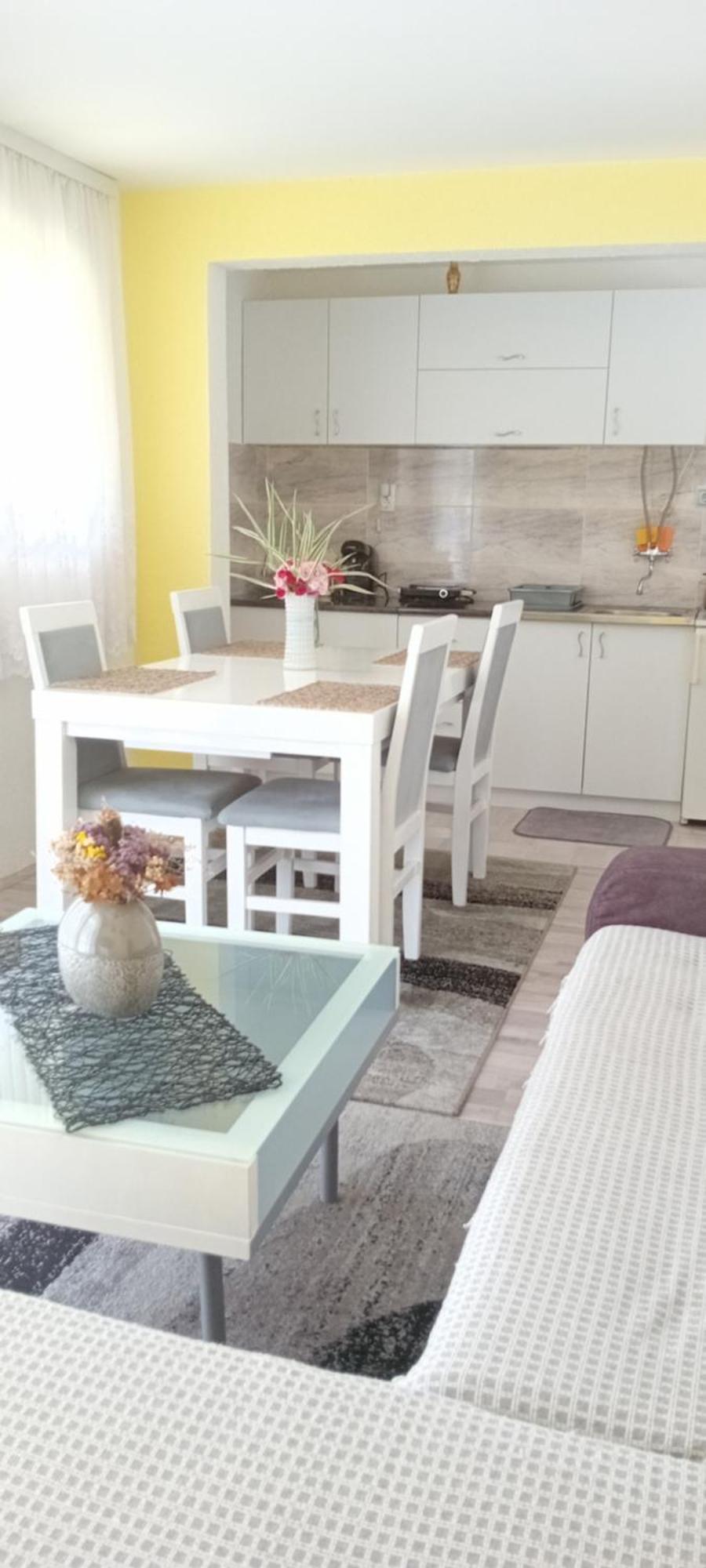 Romansa Apartment *