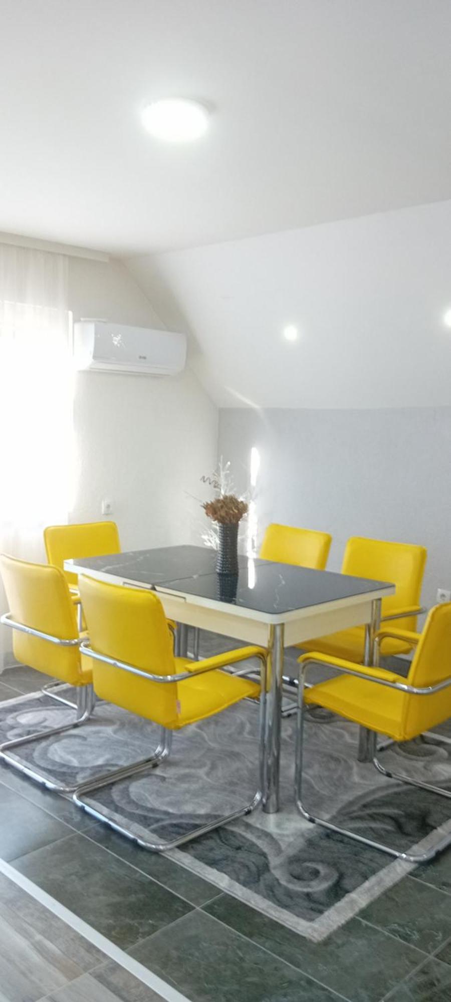 Apartment Romansa *