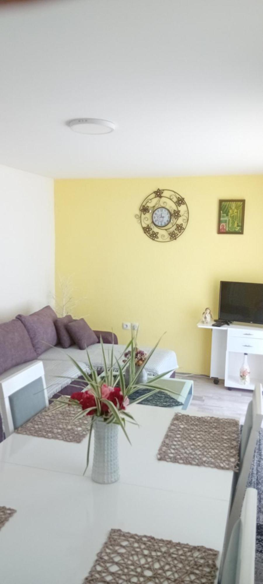Apartment Romansa Perucac