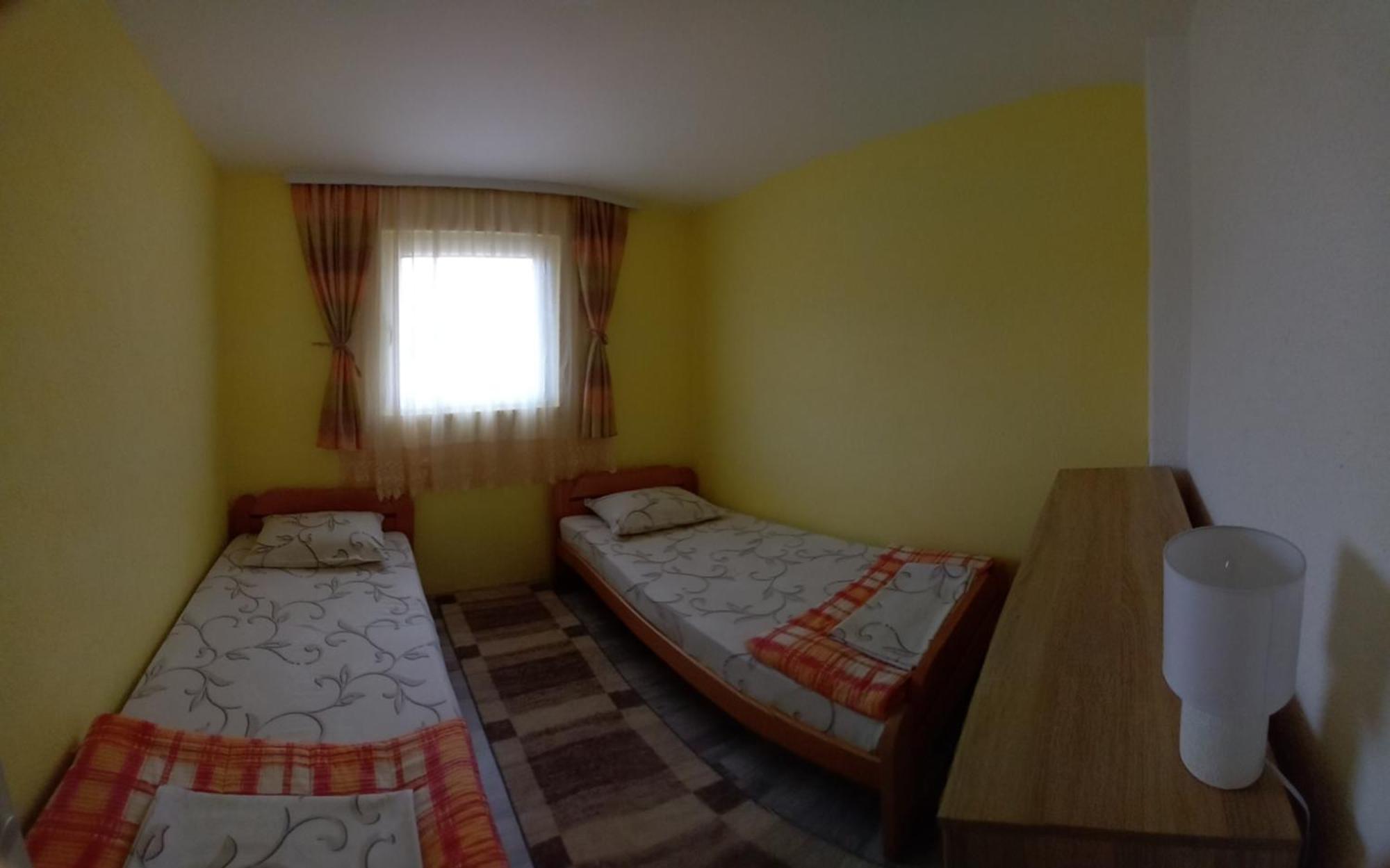 Romansa Apartment *