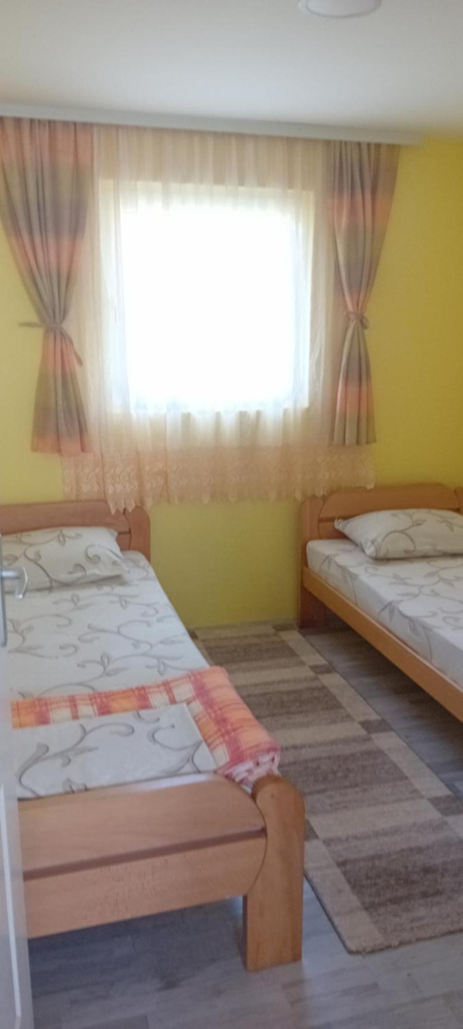 Apartment Romansa Perucac