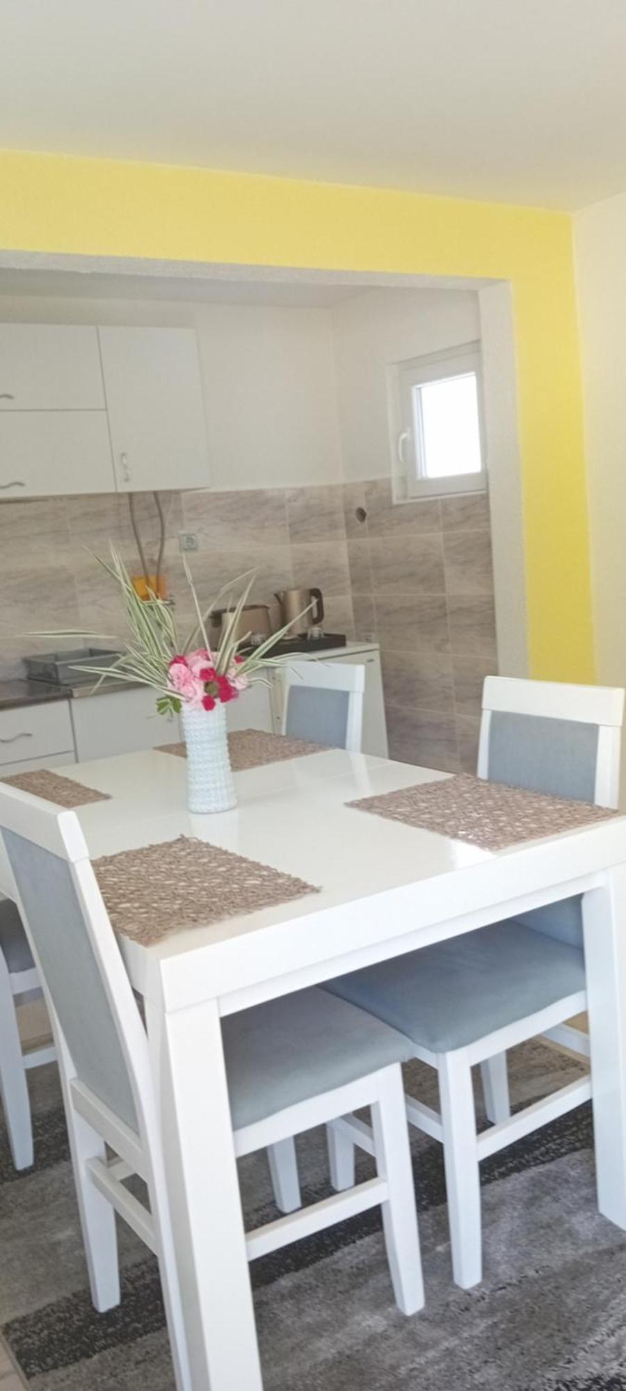 Apartment Romansa Perucac