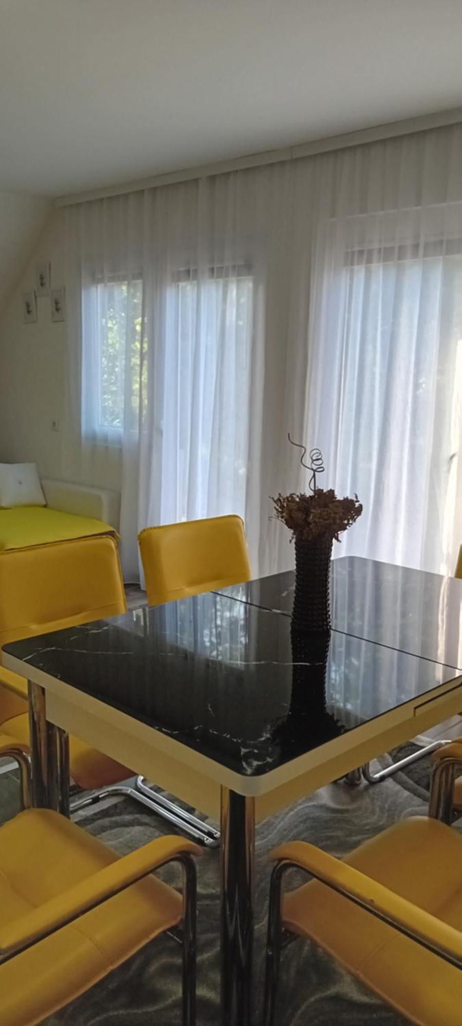 Apartment Romansa Perucac
